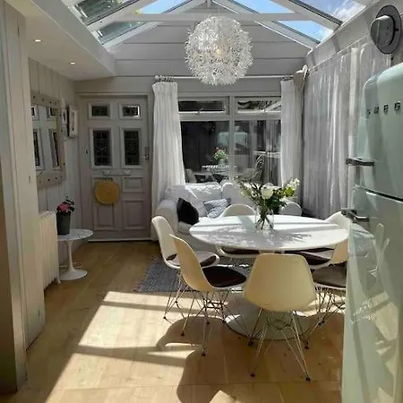 Apartamento Charming, Bright Space In Dalkey *